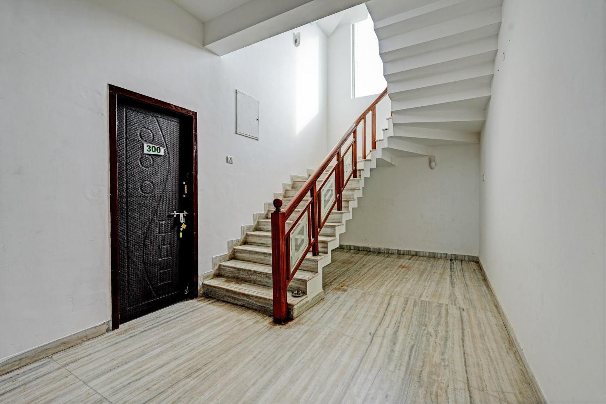 Oyo Flagship Ecr Goa Beach Resort Chennai Exterior foto
